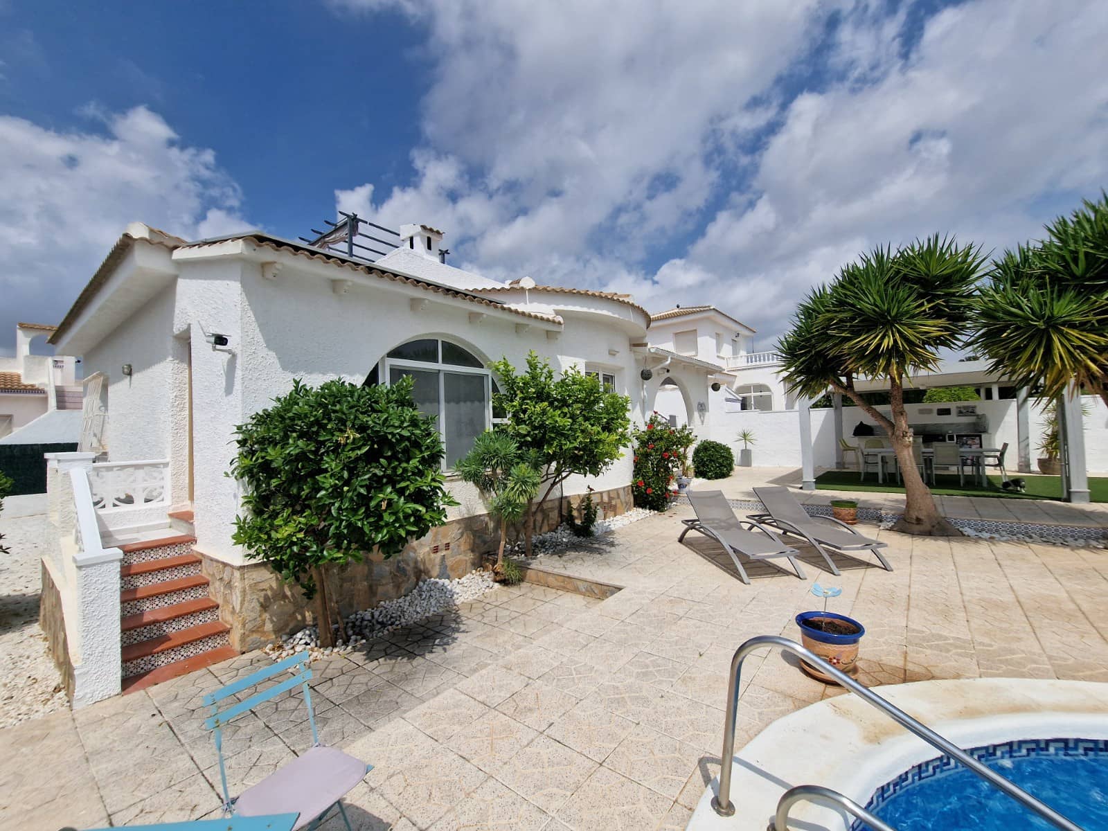 3 soveværelse Villa til salg i Pueblo Bravo med swimmingpool garage - € 440.000 (Ref: 9847703)