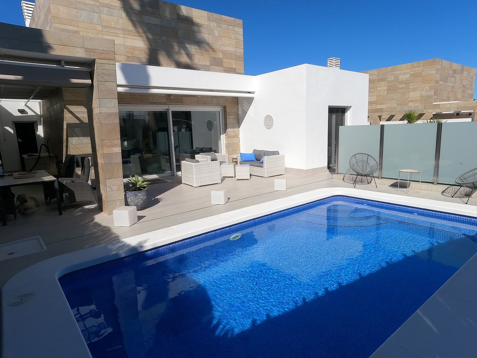 3 soveværelse Villa til salg i Algorfa med swimmingpool - € 585.000 (Ref: 9847871)
