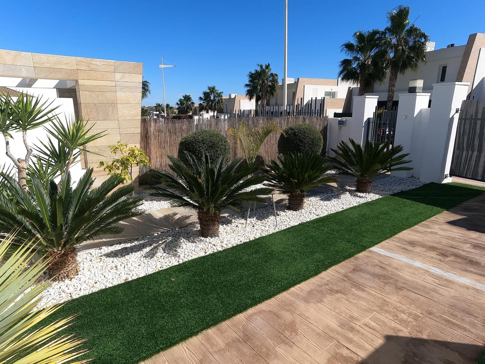 3 soveværelse Villa til salg i Algorfa med swimmingpool - € 585.000 (Ref: 9847871)