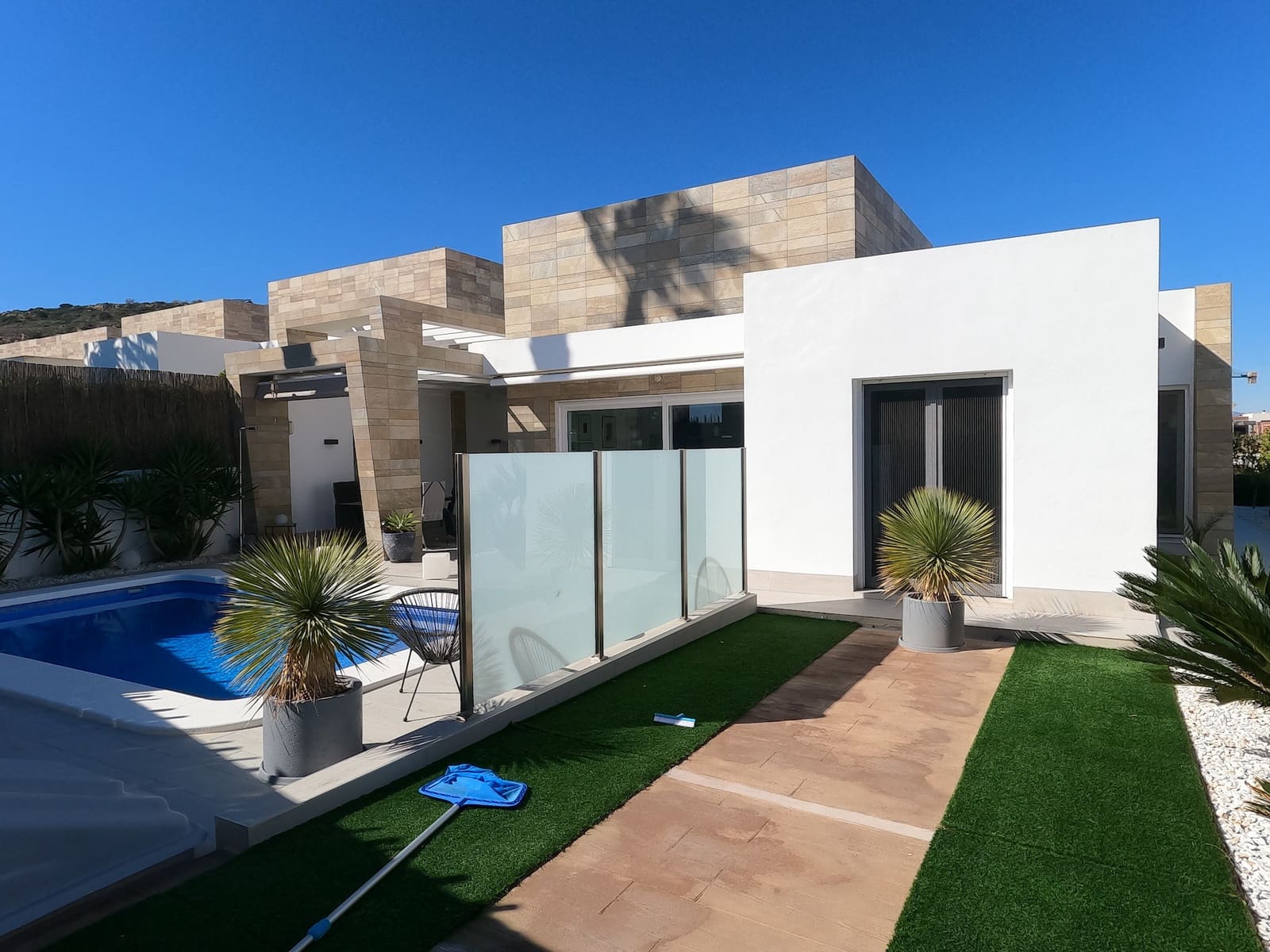 3 soveværelse Villa til salg i Algorfa med swimmingpool - € 585.000 (Ref: 9847871)