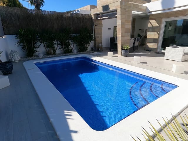 3 soveværelse Villa til salg i Algorfa med swimmingpool - € 585.000 (Ref: 9847871)