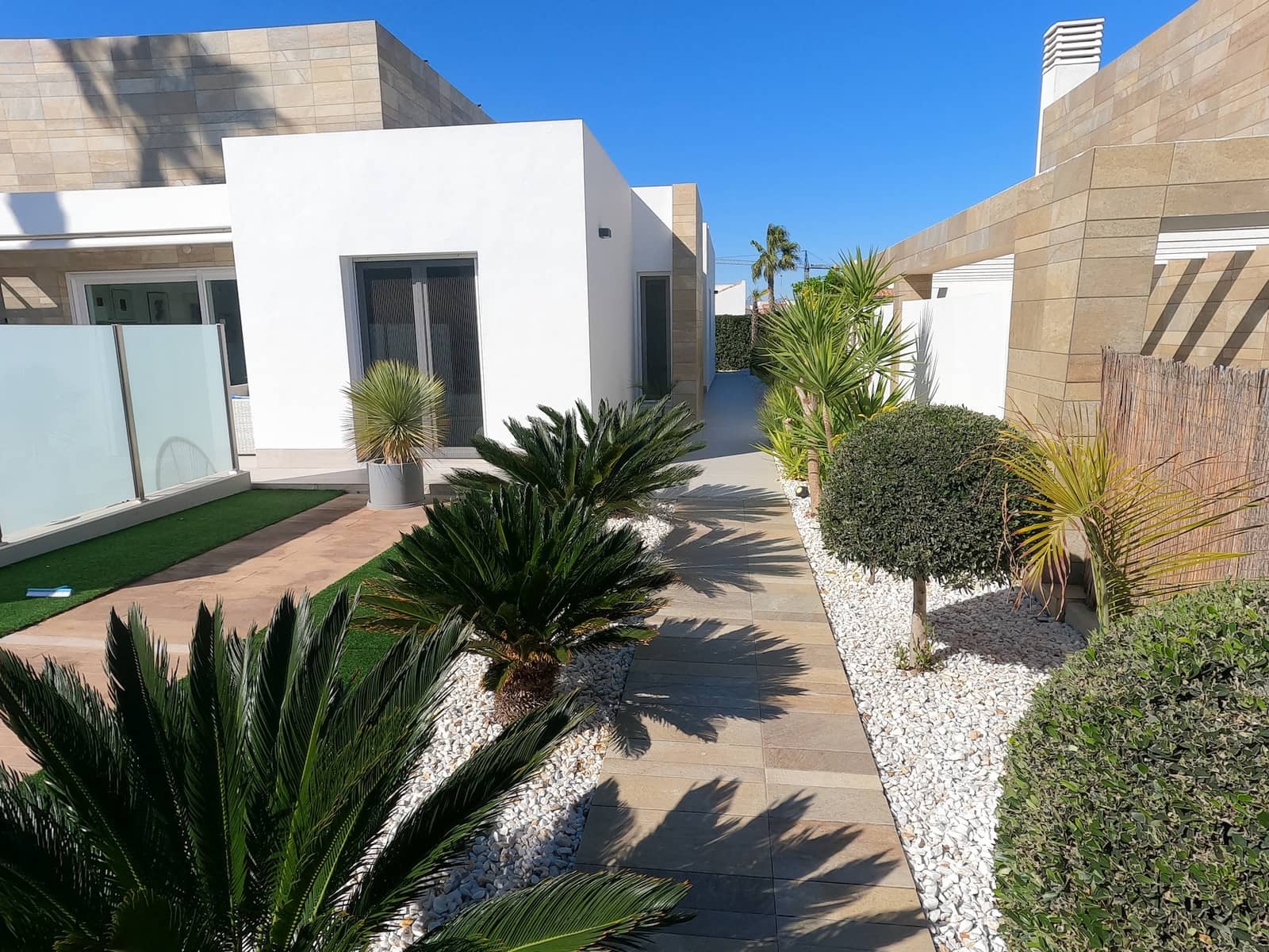 3 soveværelse Villa til salg i Algorfa med swimmingpool - € 585.000 (Ref: 9847871)