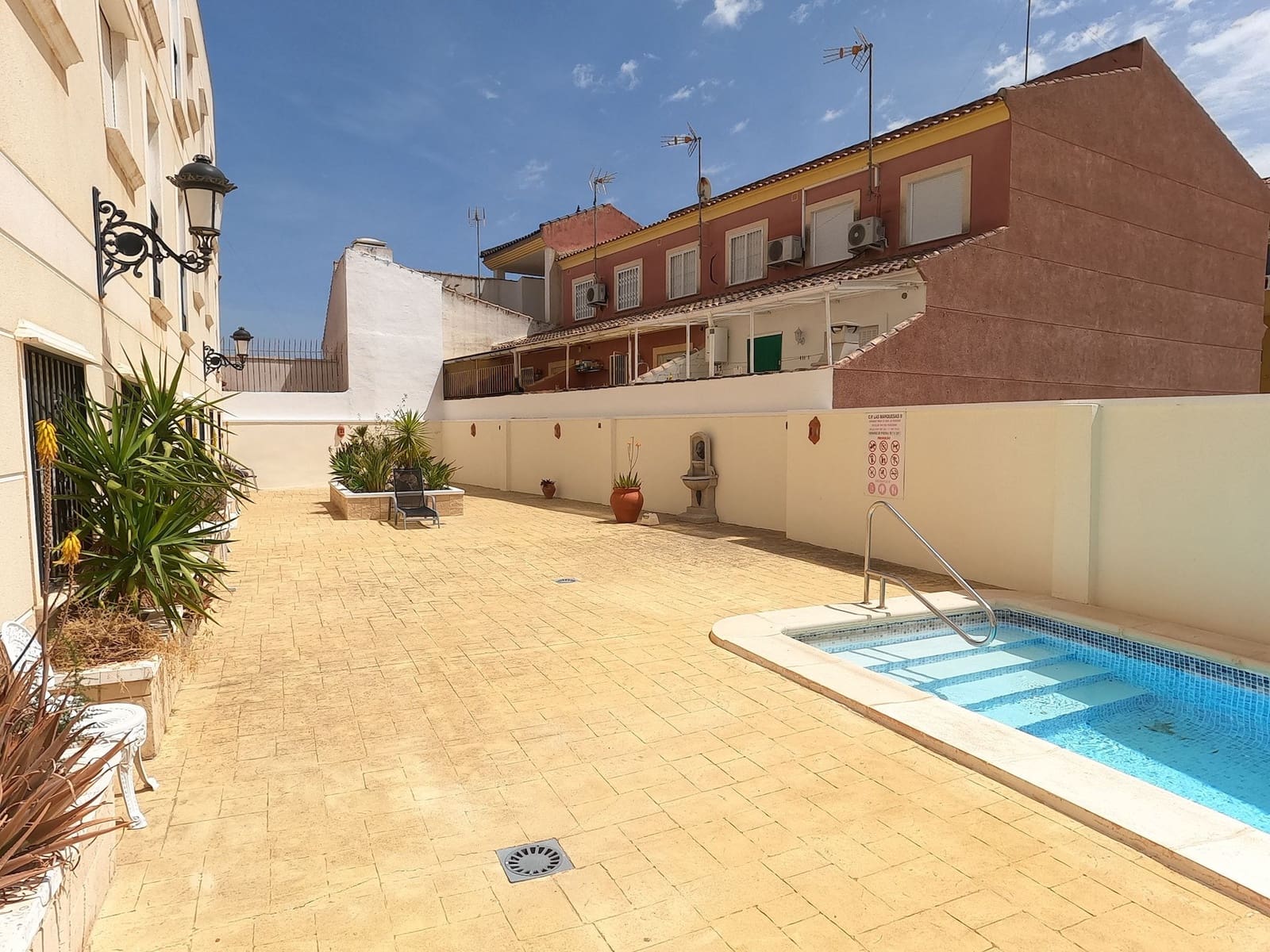 2 bedroom Apartment for sale in Jacarilla with pool - € 104,995 (Ref: 9847874)