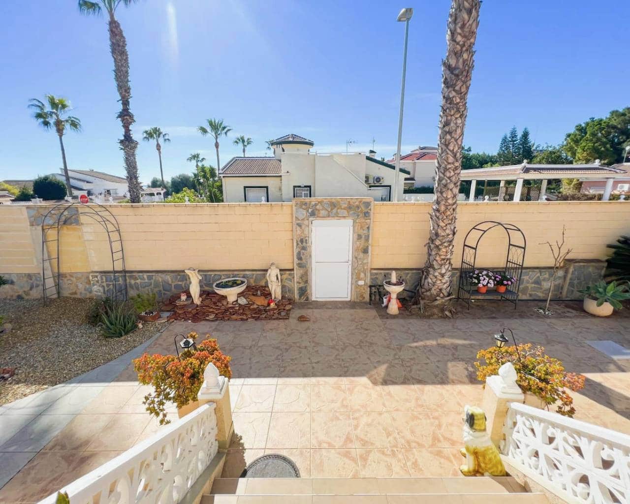 4 soveværelse Villa til salg i Dona Pepa med swimmingpool - € 569.000 (Ref: 9851331)