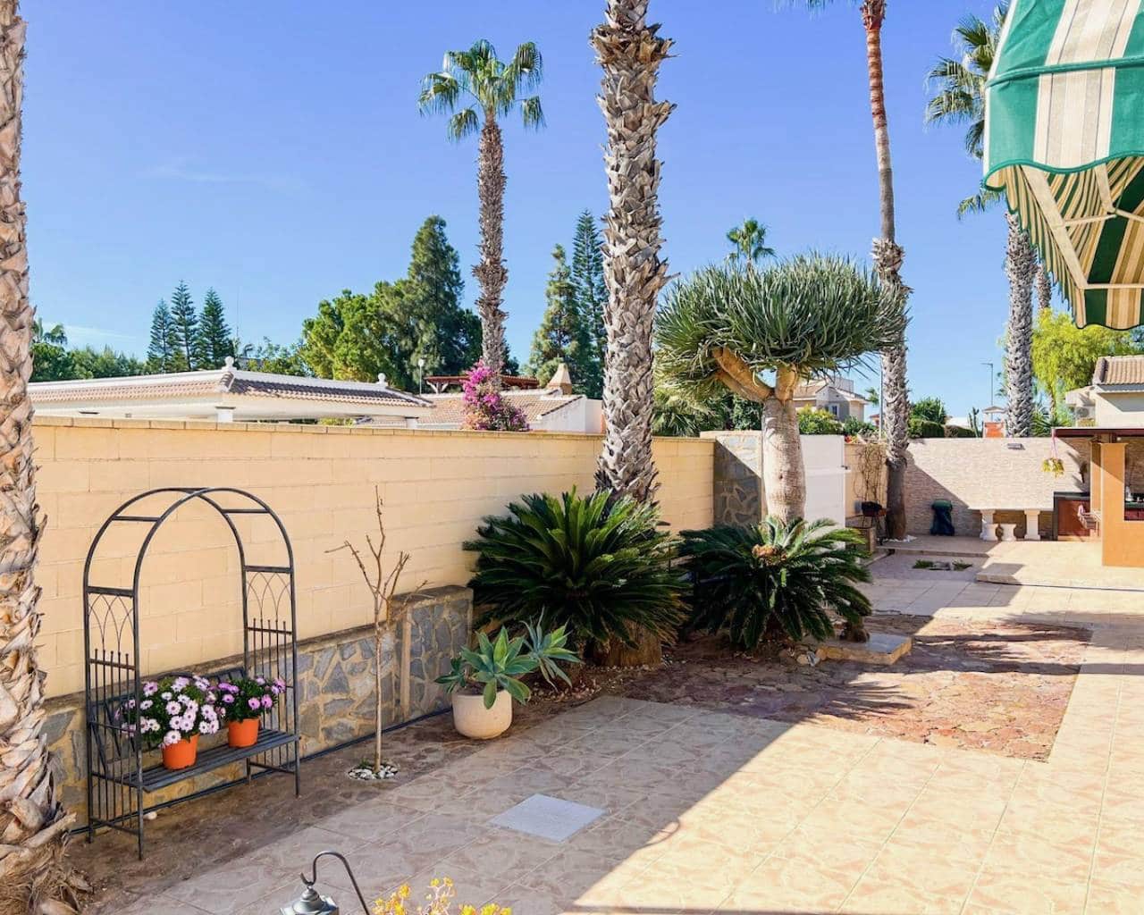 4 soveværelse Villa til salg i Dona Pepa med swimmingpool - € 569.000 (Ref: 9851331)