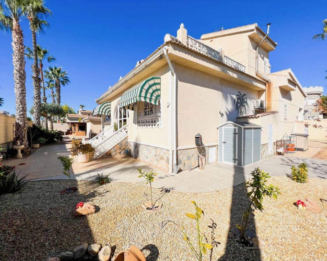 4 soveværelse Villa til salg i Dona Pepa med swimmingpool - € 569.000 (Ref: 9851331)