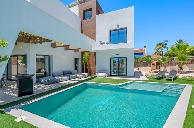 4 chambre Villa/Maison à vendre à Ciudad Quesada, Rojales avec piscine garage - 669 000 € (Ref: 9884252)