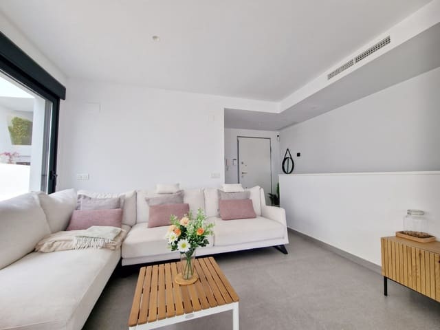 4 soveværelse Villa til salg i Los Secanos, Guardamar del Segura med swimmingpool garage - € 570.000 (Ref: 9891707)