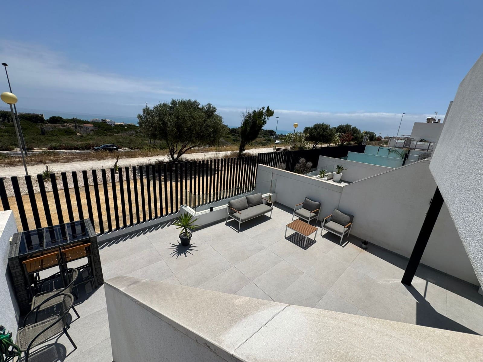 4 soveværelse Villa til salg i Guardamar del Segura med swimmingpool garage - € 570.000 (Ref: 9891707)