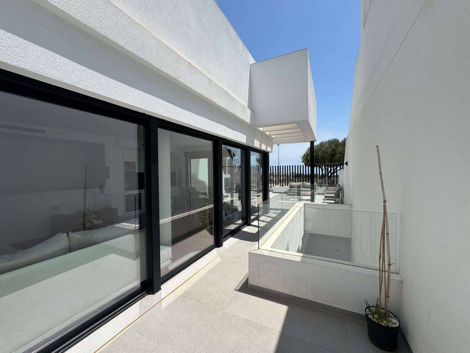 4 soveværelse Villa til salg i Guardamar del Segura med swimmingpool garage - € 570.000 (Ref: 9891707)
