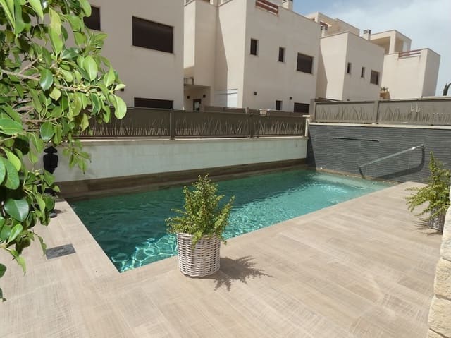 3 chambre Villa/Maison à vendre à Ciudad Quesada, Rojales avec piscine garage - 445 000 € (Ref: 9914950)