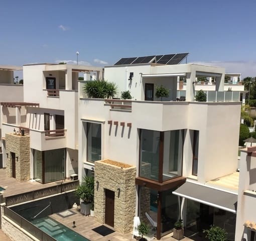 3 soveværelse Villa til salg i Ciudad Quesada, Rojales med swimmingpool garage - € 399.995 (Ref: 9914950)