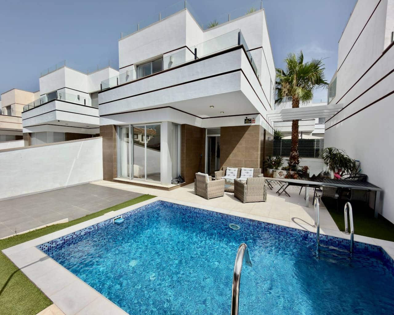 3 soveværelse Villa til salg i Ciudad Quesada med swimmingpool - € 399.000 (Ref: 9921866)