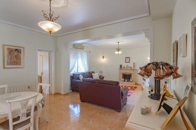 Chalet de 4 habitaciones en Ciudad Quesada, Rojales en venta con piscina - 485.000 € (Ref: 9921868)