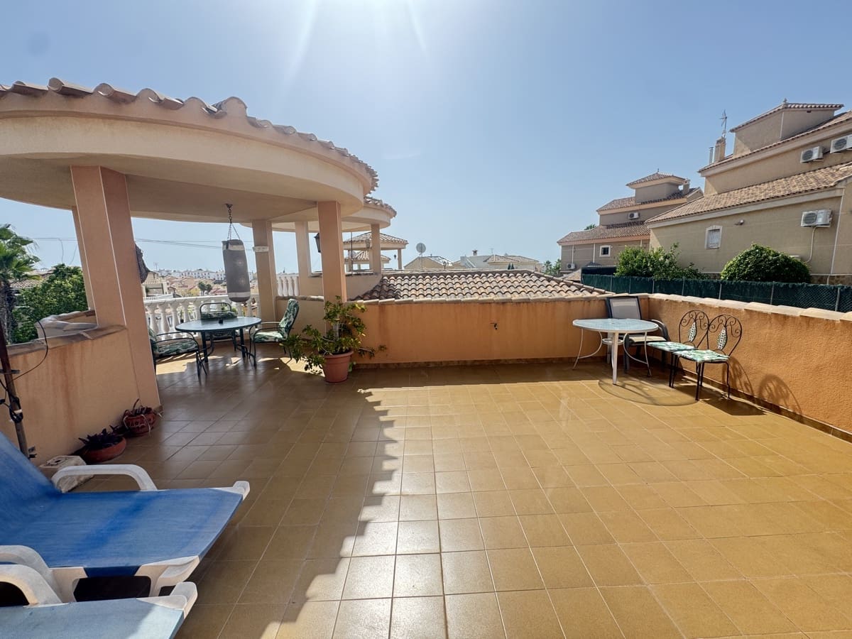 4 chambre Villa/Maison à vendre à Villamartin - 299 000 € (Ref: 9932839)