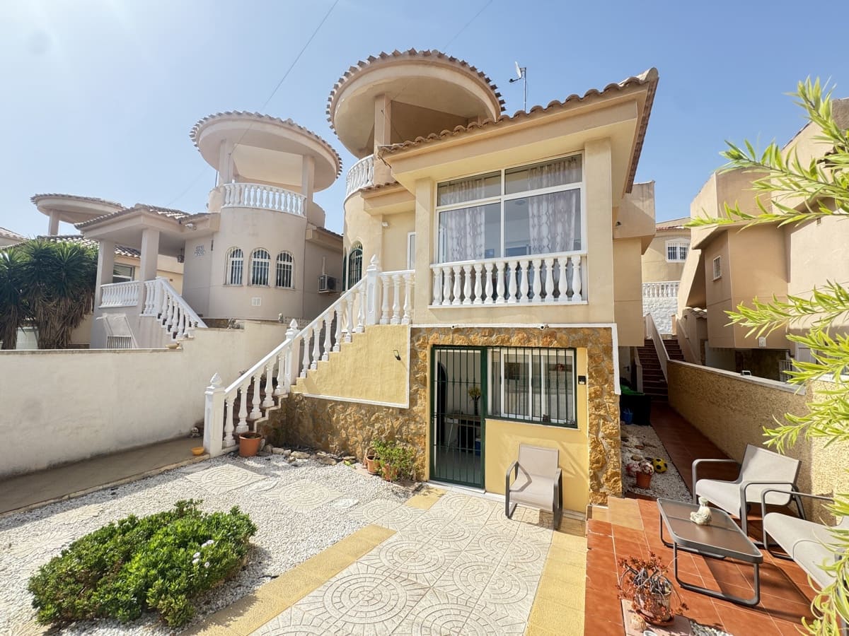 4 chambre Villa/Maison à vendre à Villamartin - 299 000 € (Ref: 9932839)