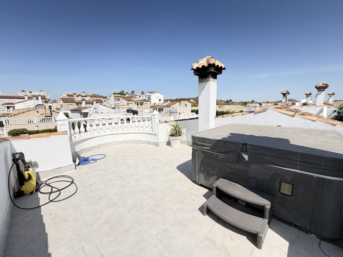 3 soveværelse Villa til salg i San Miguel de Salinas med swimmingpool - € 350.000 (Ref: 9937652)