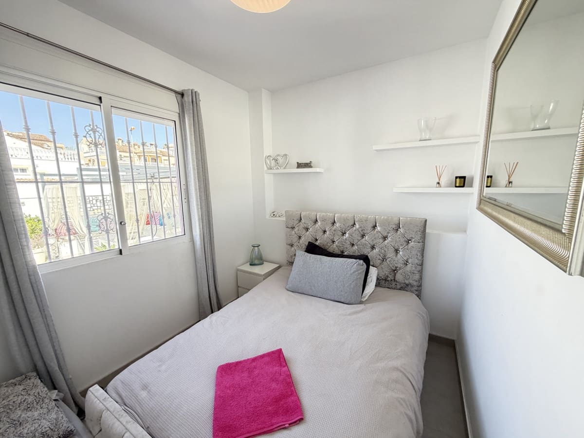 3 soveværelse Villa til salg i San Miguel de Salinas med swimmingpool - € 350.000 (Ref: 9937652)