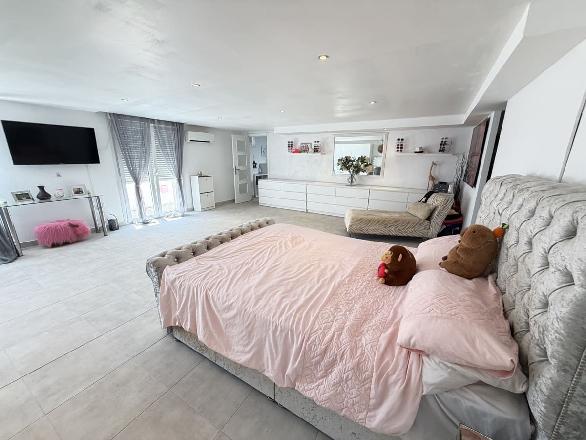 3 soveværelse Villa til salg i San Miguel de Salinas med swimmingpool - € 350.000 (Ref: 9937652)