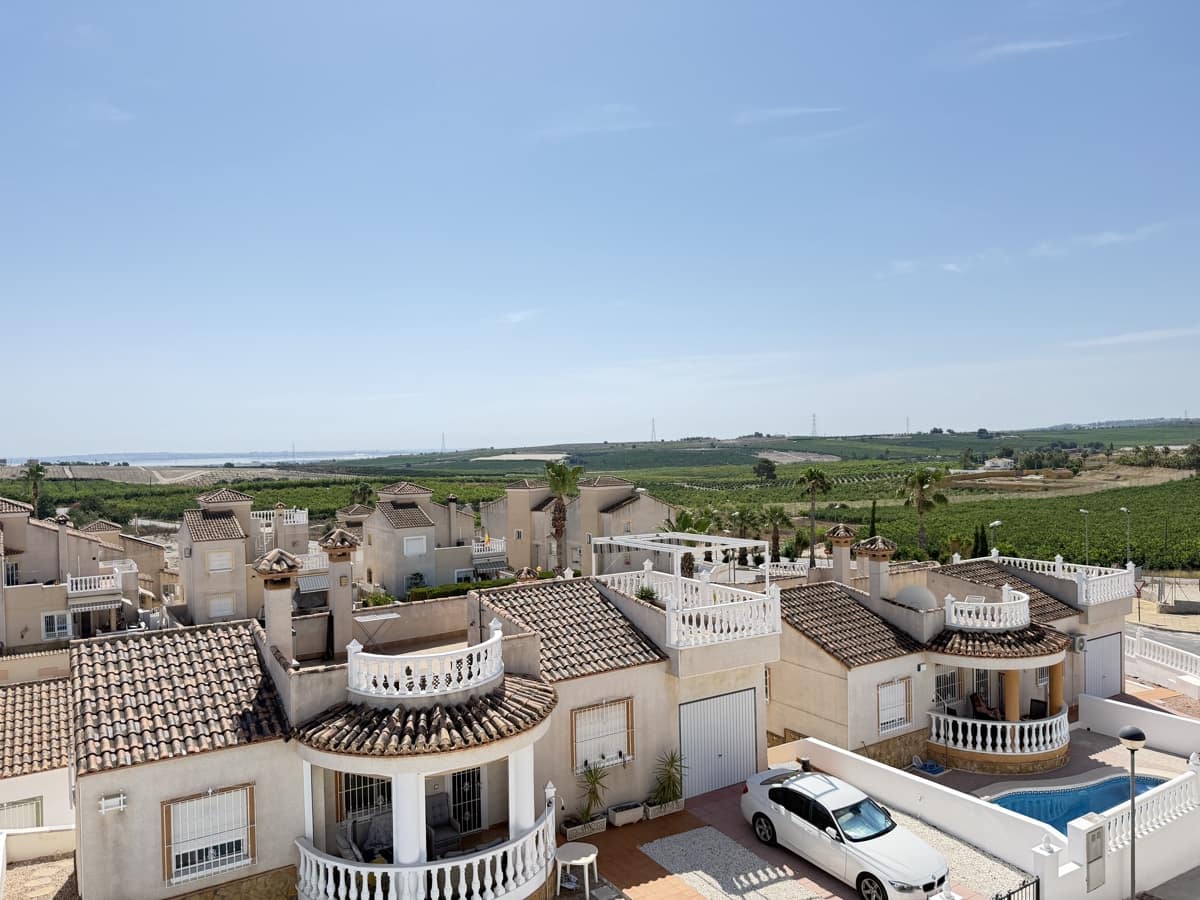 3 soveværelse Villa til salg i San Miguel de Salinas med swimmingpool - € 350.000 (Ref: 9937652)