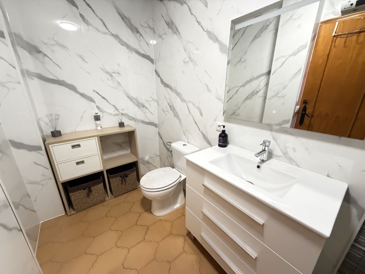 2 soverom Leilighet til salgs i Villamartin med svømmebasseng - € 164 900 (Ref: 9945100)