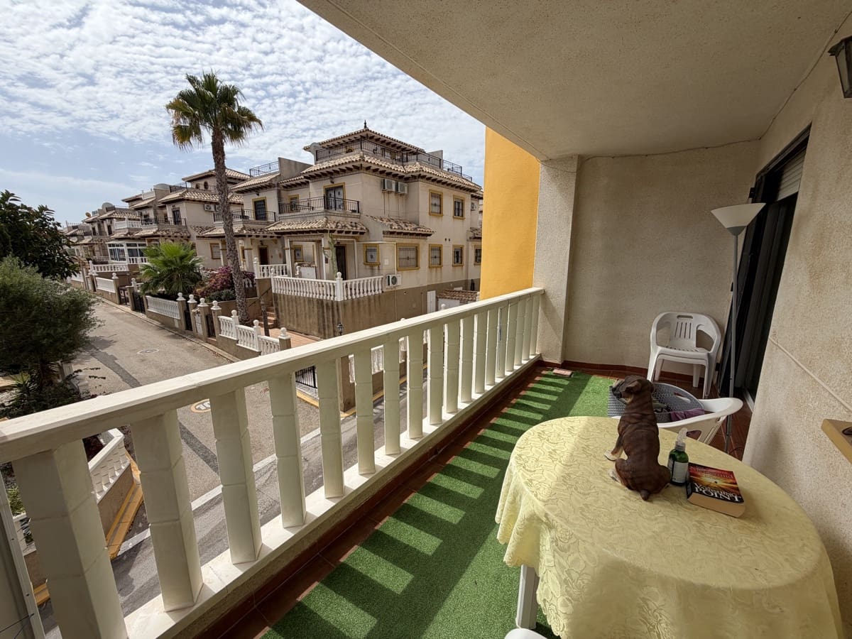 2 soverom Leilighet til salgs i Villamartin med svømmebasseng - € 159 995 (Ref: 9959141)