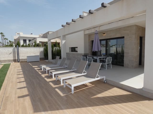 3 soveværelse Villa til salg i Ciudad Quesada, Rojales med swimmingpool garage - € 620.000 (Ref: 9961538)