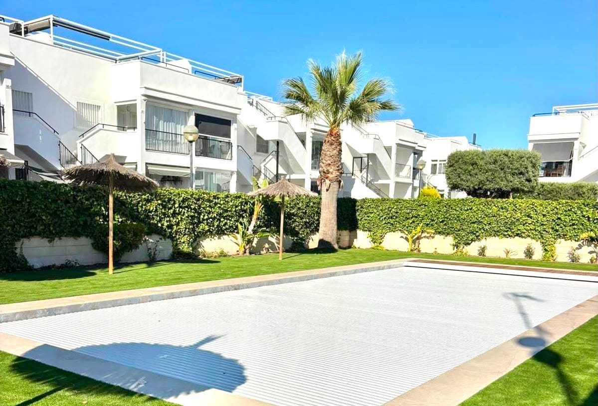 2 Zimmer Apartment zu verkaufen in Aguas Nuevas mit Pool Garage - 235.000 € (Ref: 9966294)