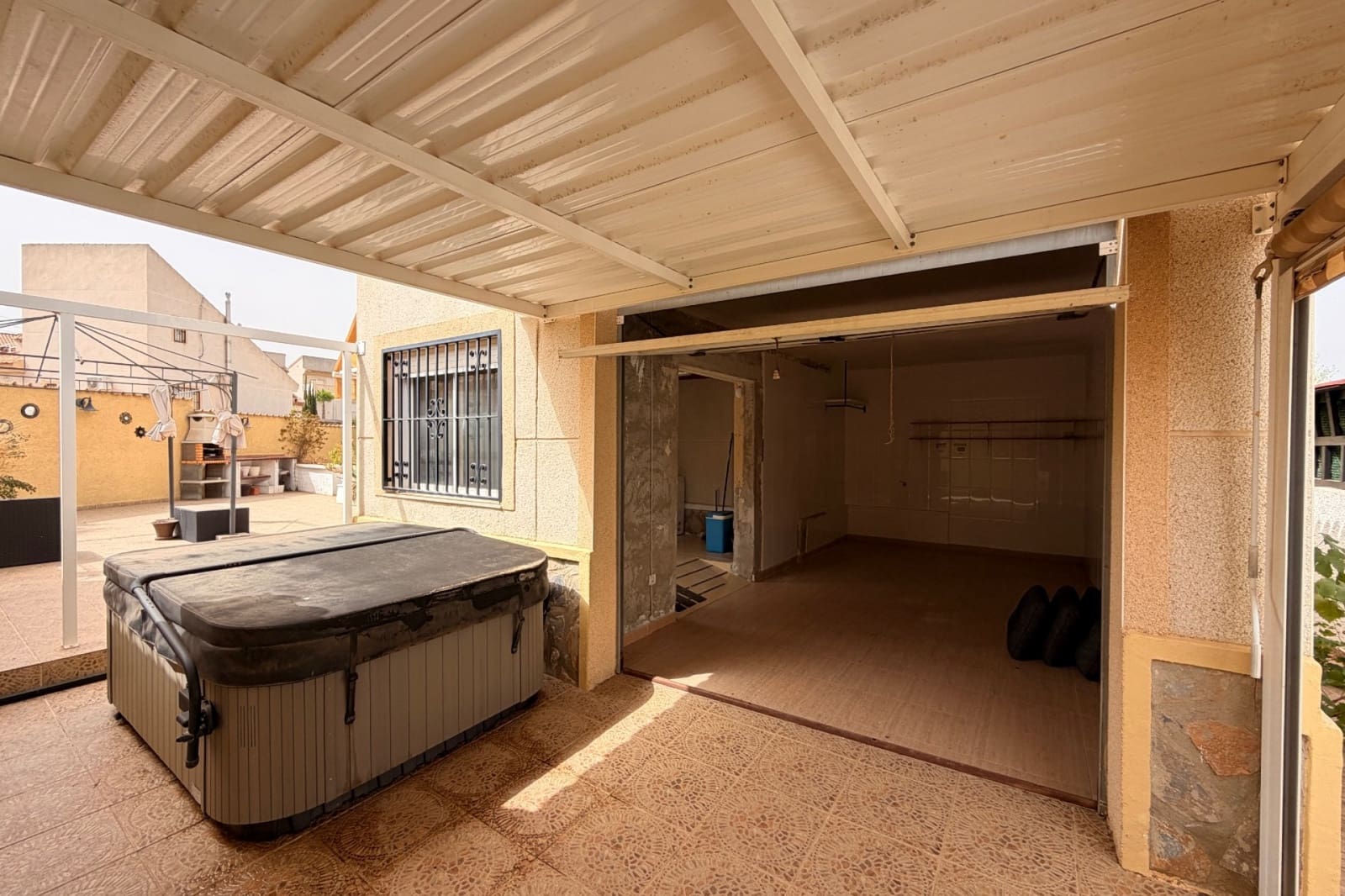 3 chambre Villa/Maison à vendre à Benimar avec piscine - 285 000 € (Ref: 9976787)
