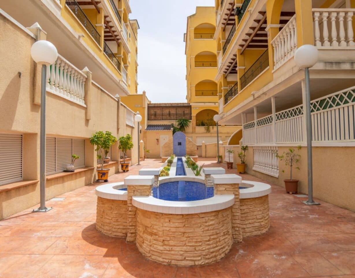 2 soveværelse Lejlighed til salg i Algorfa med swimmingpool - € 139.995 (Ref: 9978449)
