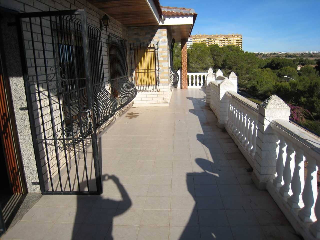 10 slaapkamer Villa te koop in Campoamor met zwembad - € 1.100.000 (Ref: 9978452)