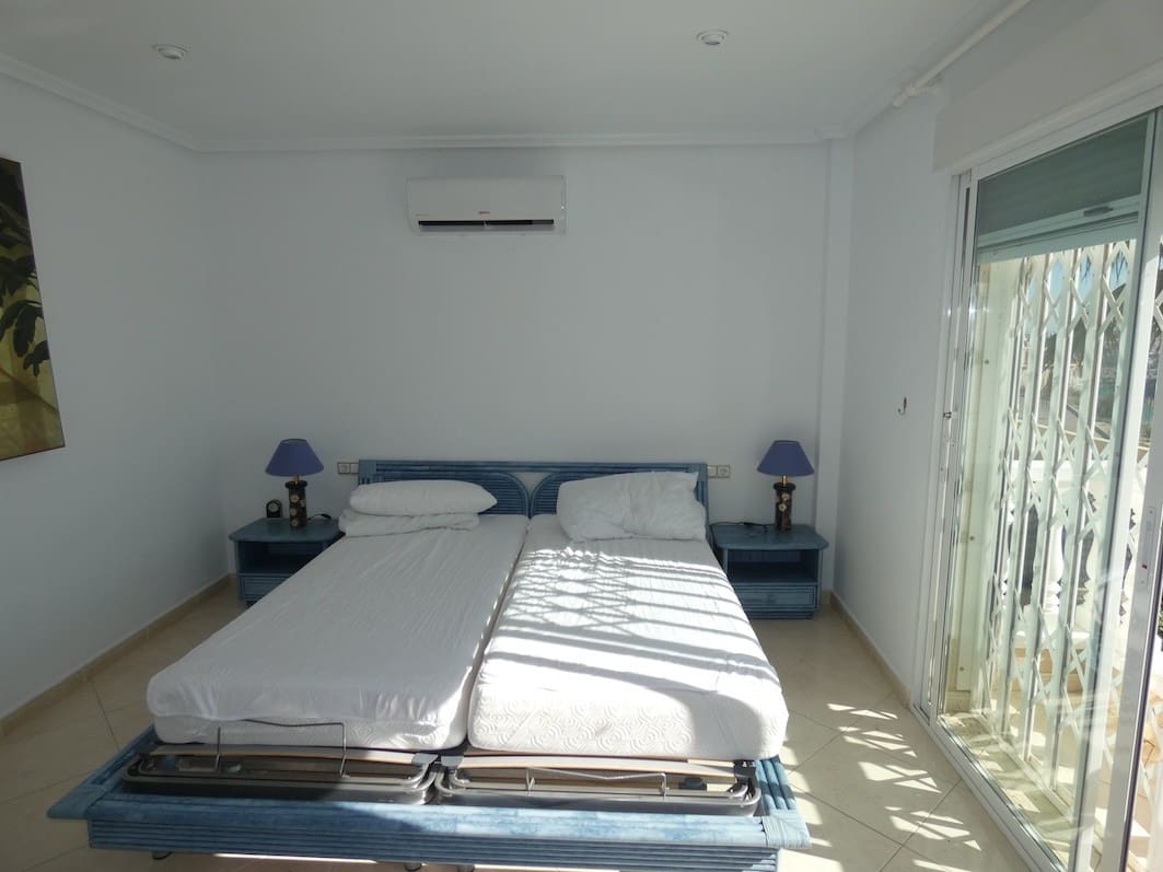 4 slaapkamer Villa te koop in Ciudad Quesada met zwembad garage - € 649.000 (Ref: 9983258)
