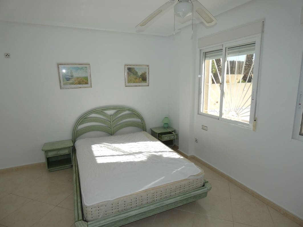 4 slaapkamer Villa te koop in Ciudad Quesada met zwembad garage - € 649.000 (Ref: 9983258)