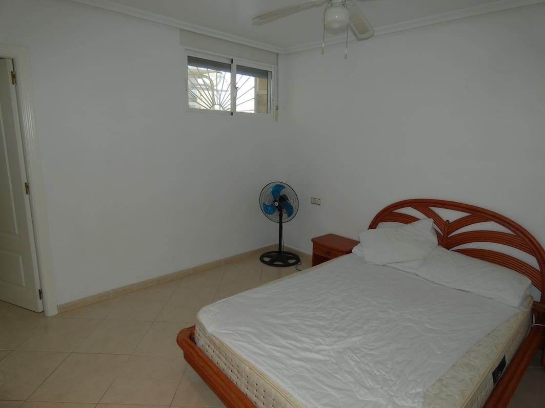 4 slaapkamer Villa te koop in Ciudad Quesada met zwembad garage - € 649.000 (Ref: 9983258)