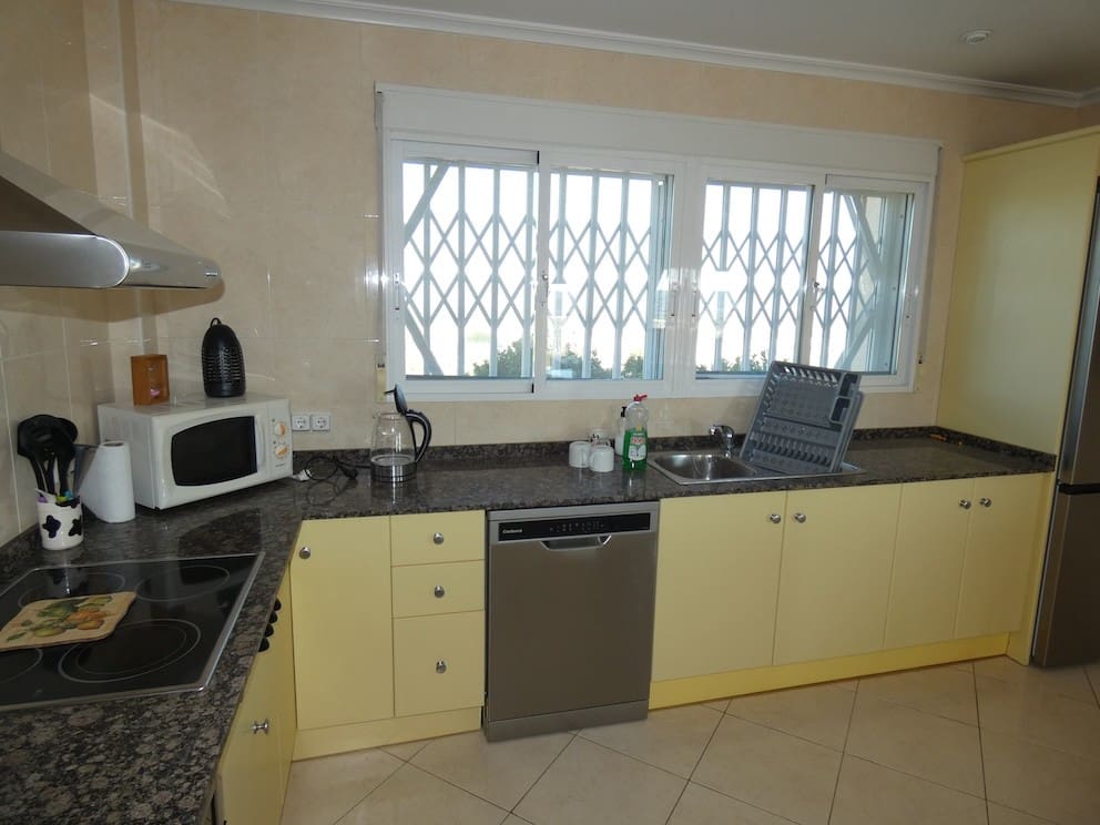 4 slaapkamer Villa te koop in Ciudad Quesada met zwembad garage - € 649.000 (Ref: 9983258)