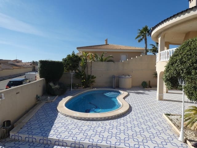 4 slaapkamer Villa te koop in Ciudad Quesada, Rojales met zwembad garage - € 649.000 (Ref: 9983258)