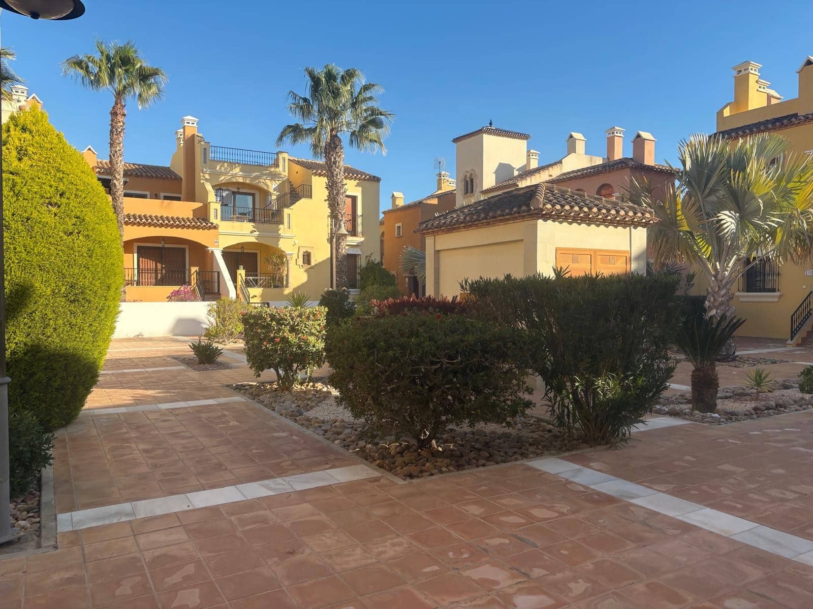 3 bedroom Townhouse for sale in Algorfa with pool - € 249,000 (Ref: 9986408)