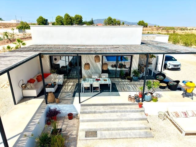 5 soveværelse Villa til salg i Pinoso med swimmingpool - € 679.000 (Ref: 9996721)
