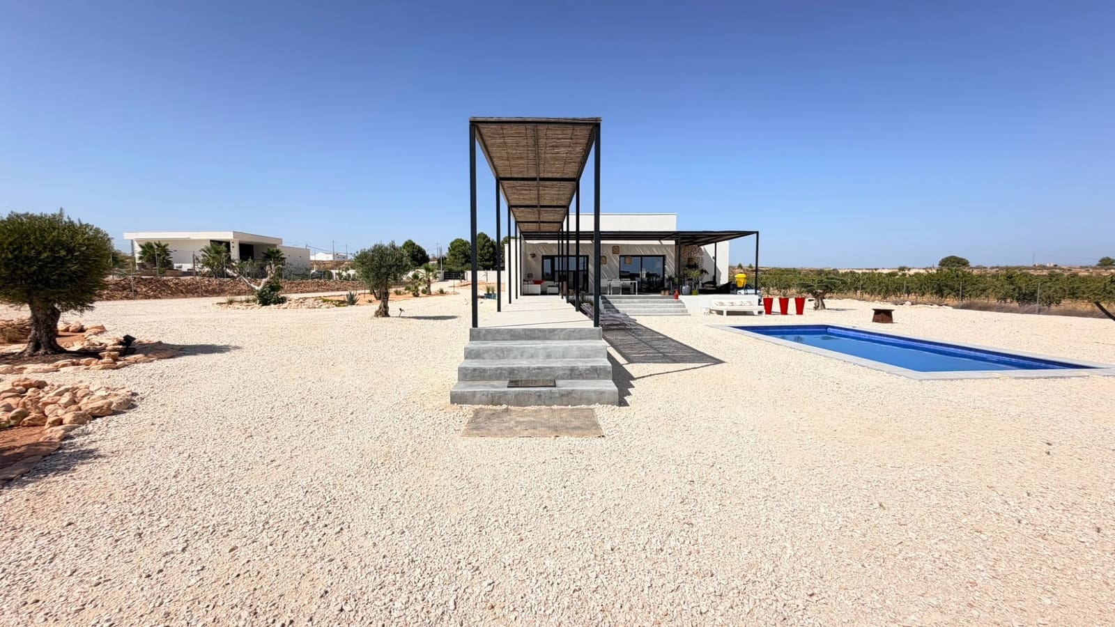 5 soveværelse Villa til salg i Pinoso med swimmingpool - € 679.000 (Ref: 9996721)