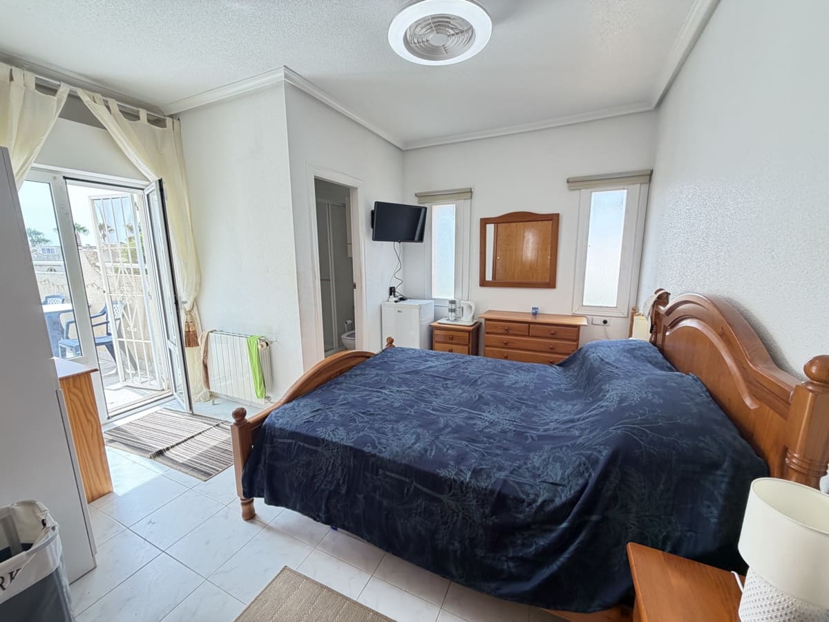 3 slaapkamer Huis te koop in La Florida met zwembad garage - € 229.000 (Ref: 9999949)