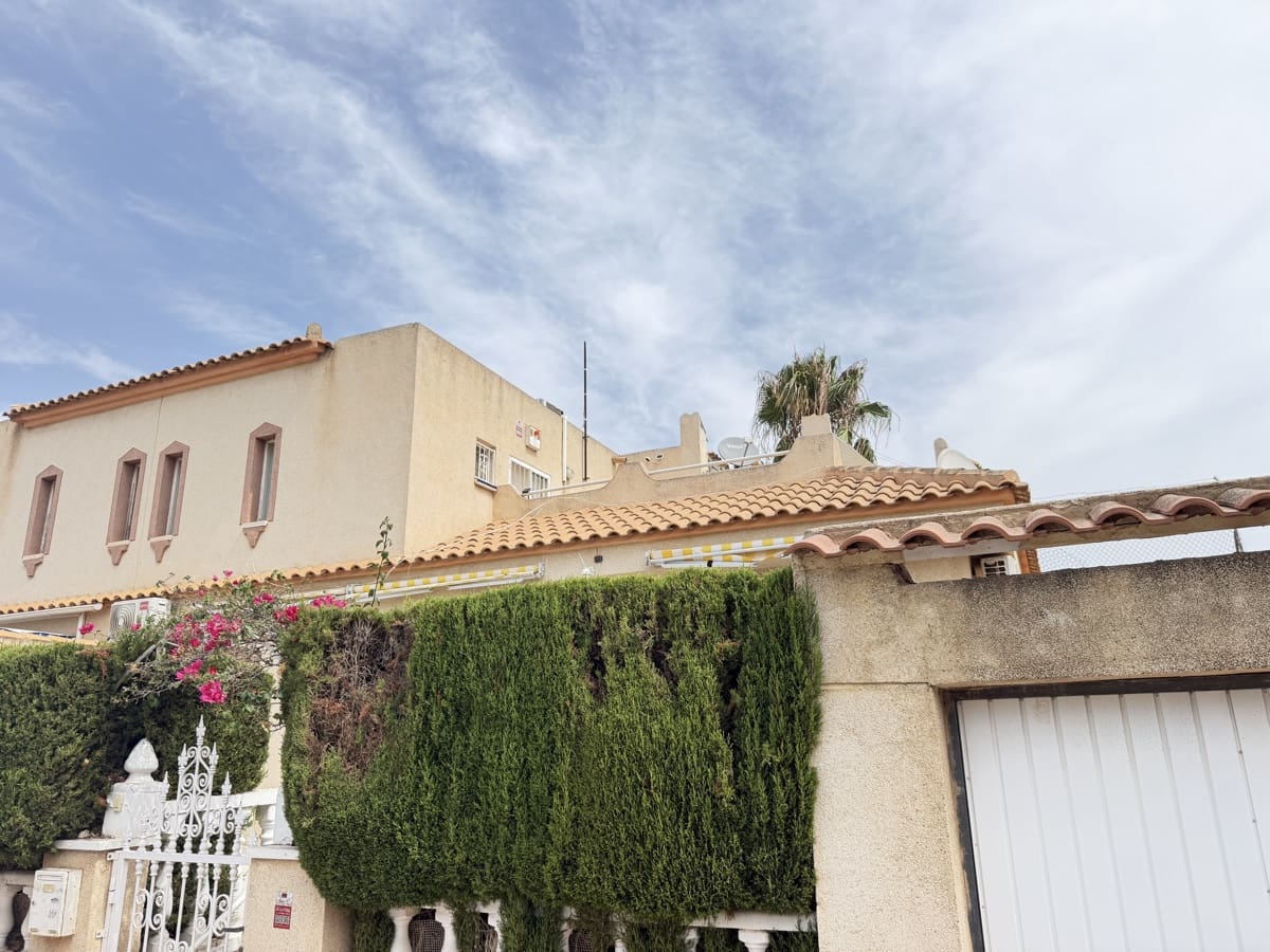3 slaapkamer Huis te koop in La Florida met zwembad garage - € 229.000 (Ref: 9999949)