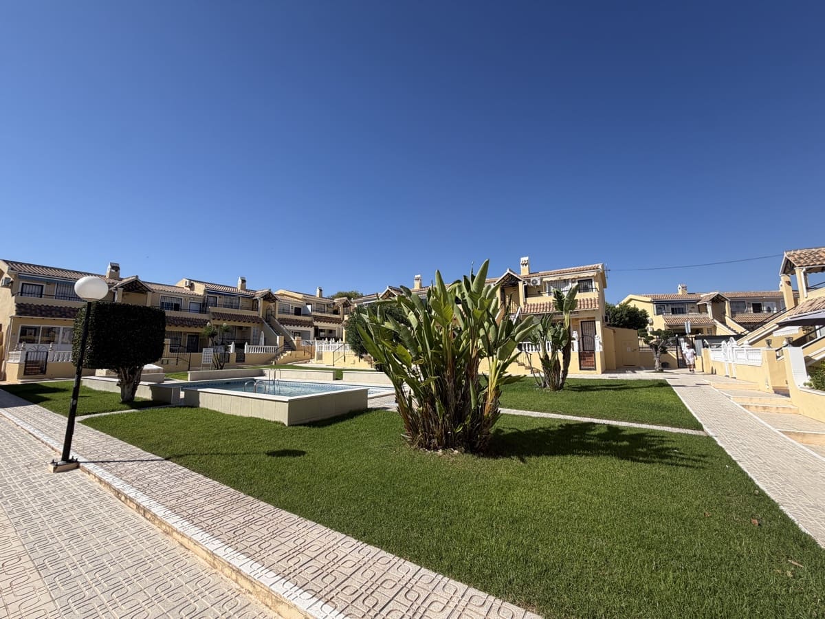 2 bedroom Apartment for sale in Villamartin with pool - € 139,995 (Ref: 9999951)