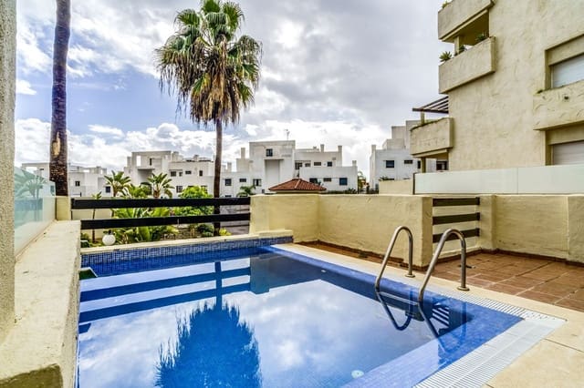 3 makuuhuone Huoneisto myytävänä paikassa El Paraiso, Estepona mukana uima-altaan - 395 000 € (Ref: 8946988)