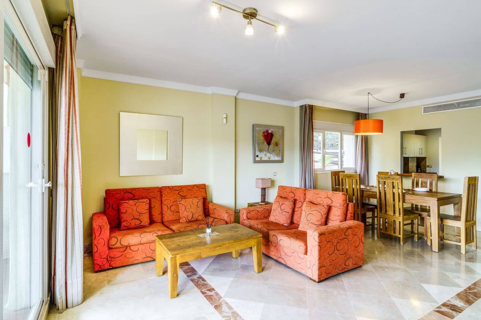 3 sypialnia Apartament na sprzedaż w El Paraiso z basenem - 395 000 € (Ref: 8946988)