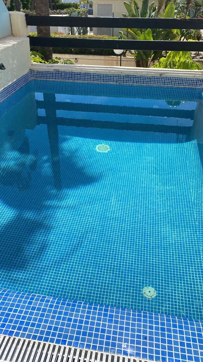 3 sypialnia Apartament na sprzedaż w El Paraiso z basenem - 395 000 € (Ref: 8946988)