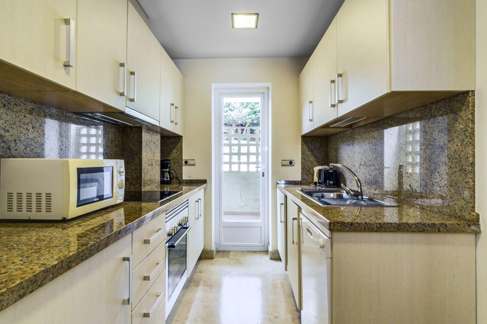 3 sypialnia Apartament na sprzedaż w El Paraiso z basenem - 395 000 € (Ref: 8946988)