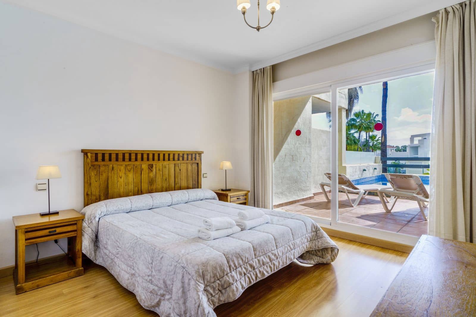 3 sypialnia Apartament na sprzedaż w El Paraiso z basenem - 395 000 € (Ref: 8946988)