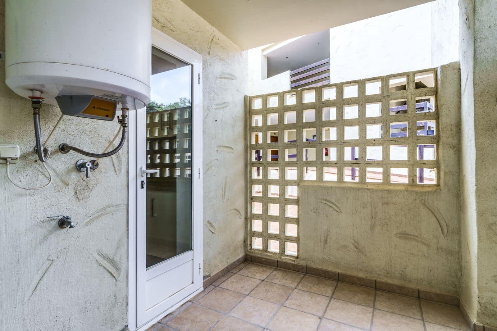 3 sypialnia Apartament na sprzedaż w El Paraiso z basenem - 395 000 € (Ref: 8946988)