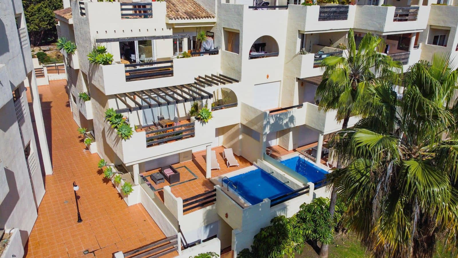 3 sypialnia Apartament na sprzedaż w El Paraiso z basenem - 395 000 € (Ref: 8946988)