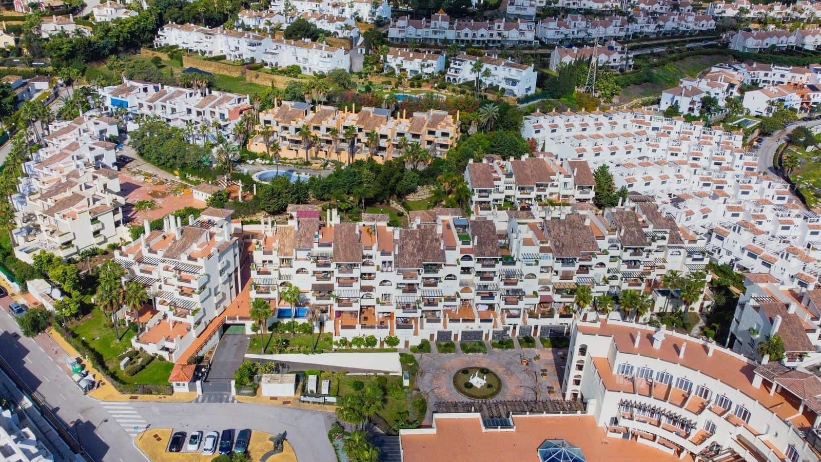 3 sypialnia Apartament na sprzedaż w El Paraiso z basenem - 395 000 € (Ref: 8946988)